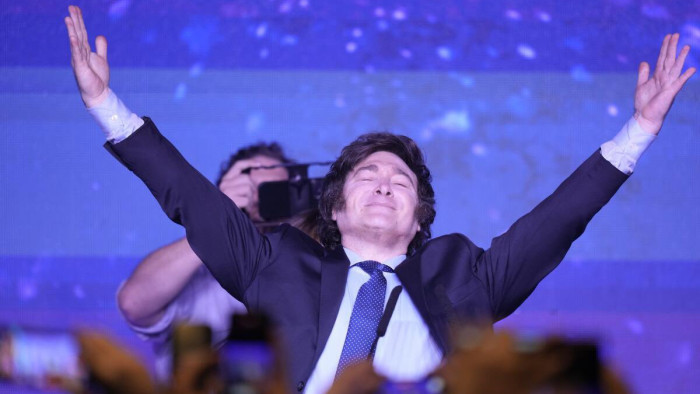 Új politikai korszakot ígér az argentin elnökválasztás győztese