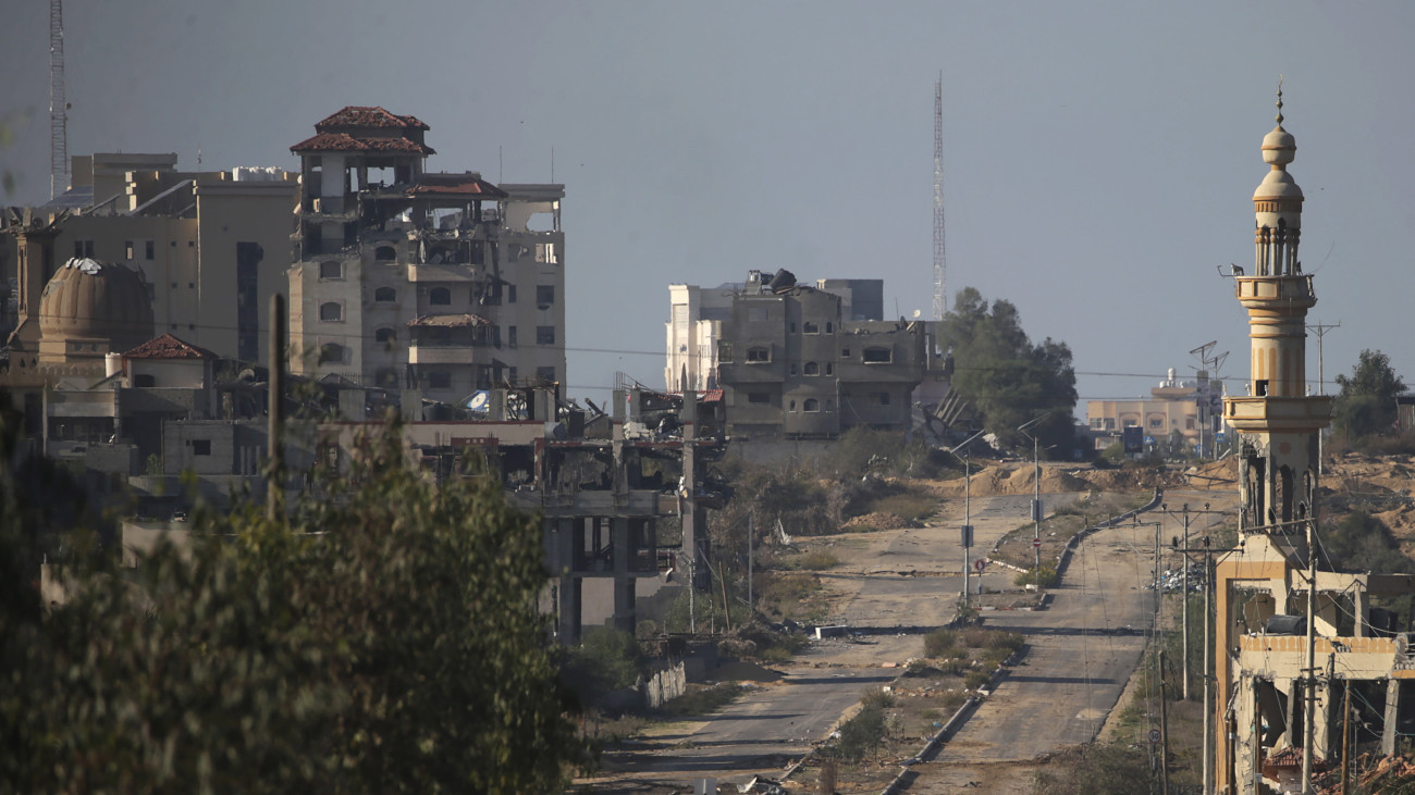 Romos házak a Gázai övezet északi részén 2023. november 29-én, az Izrael és a Gázai övezetet irányító Hamász palesztin iszlamista szervezet közötti tűzszünet hatodik napján.
