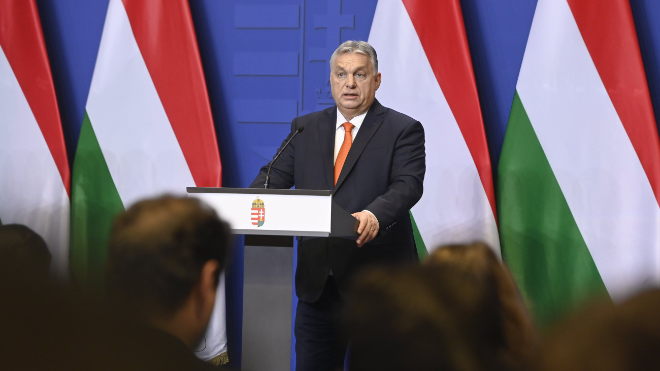 Orbán Viktor miniszterelnök évzáró nemzetközi sajtótájékoztatót tart a Kormányinfó keretében a Karmelita kolostorban 2022. december 21-én.