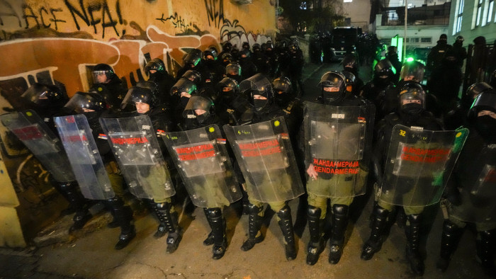 Polgárháborús hangulatú zavargások Belgrádban