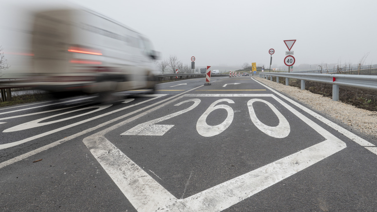 A 260-as számú főút Sajószentpéter - Berente elkerülő szakasza Sajószentpéter közelében az átadóünnepség napján, 2023. december 21-én.