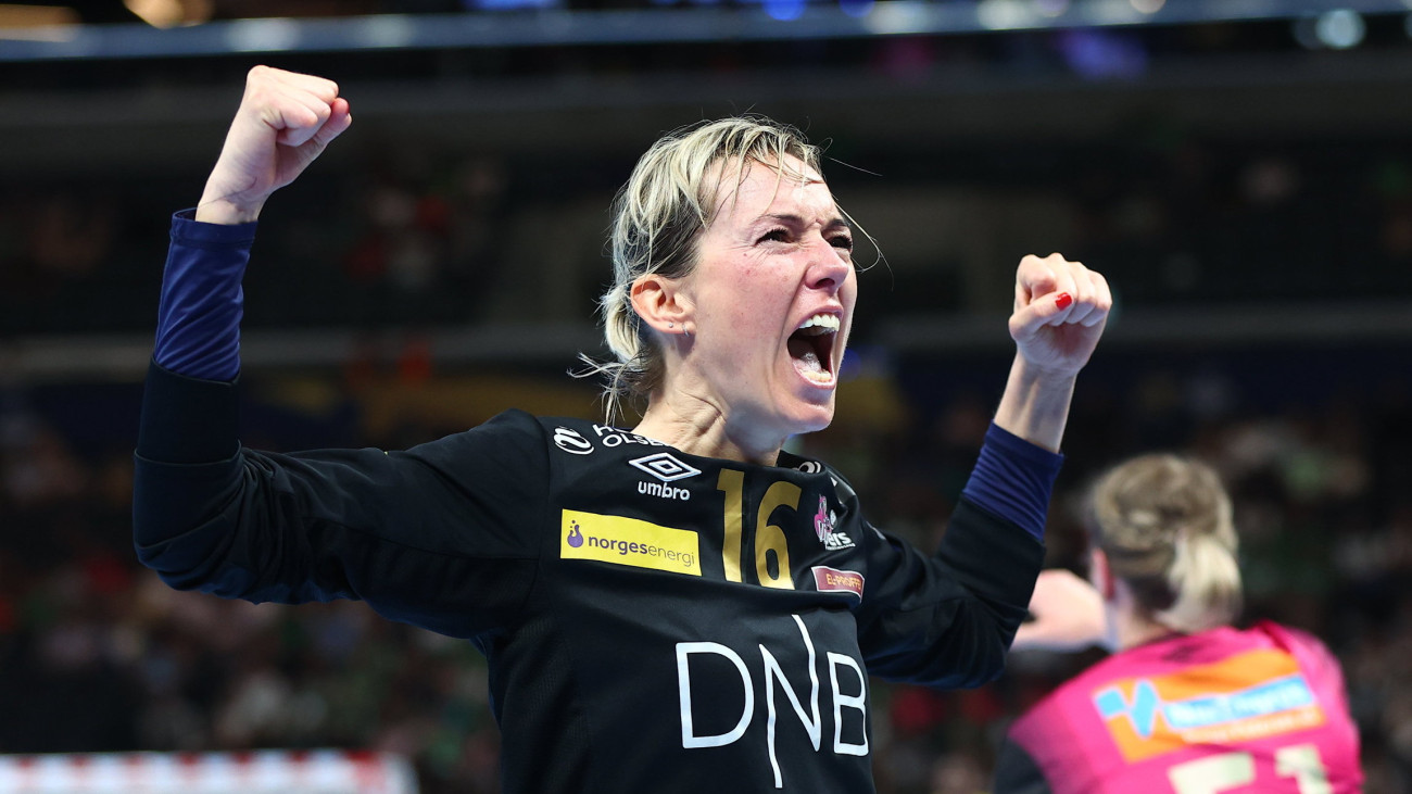 Katrine Lunde, a győztes Vipers játékosa a női kézilabda Bajnokok Ligája elődöntőjében játszott Metz HB - Vipers Kristiansand mérkőzésen a budapesti MVM Dome-ban 2022. június 4-én. A Győri Audi ETO KC után a címvédő Vipers Kristiansand jutott döntőbe, miután 33-27-re legyőzte a Metz HB csapatát.