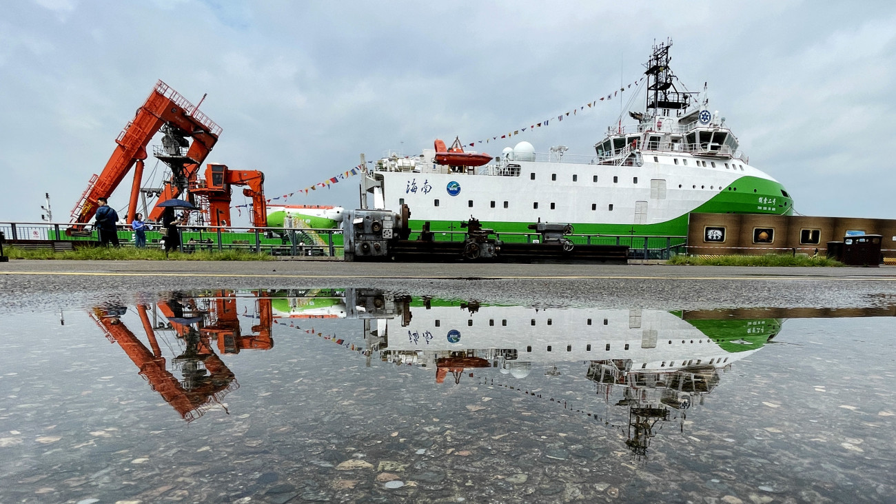 FUZHOU, CHINA - MAY 17: Visitors view scientific research ship Tansuo-2 before International Museum Day on May 17, 2023 in Fuzhou, Fujian Province of China. (Photo by Zhang Bin/China News Service/VCG via Getty Images)