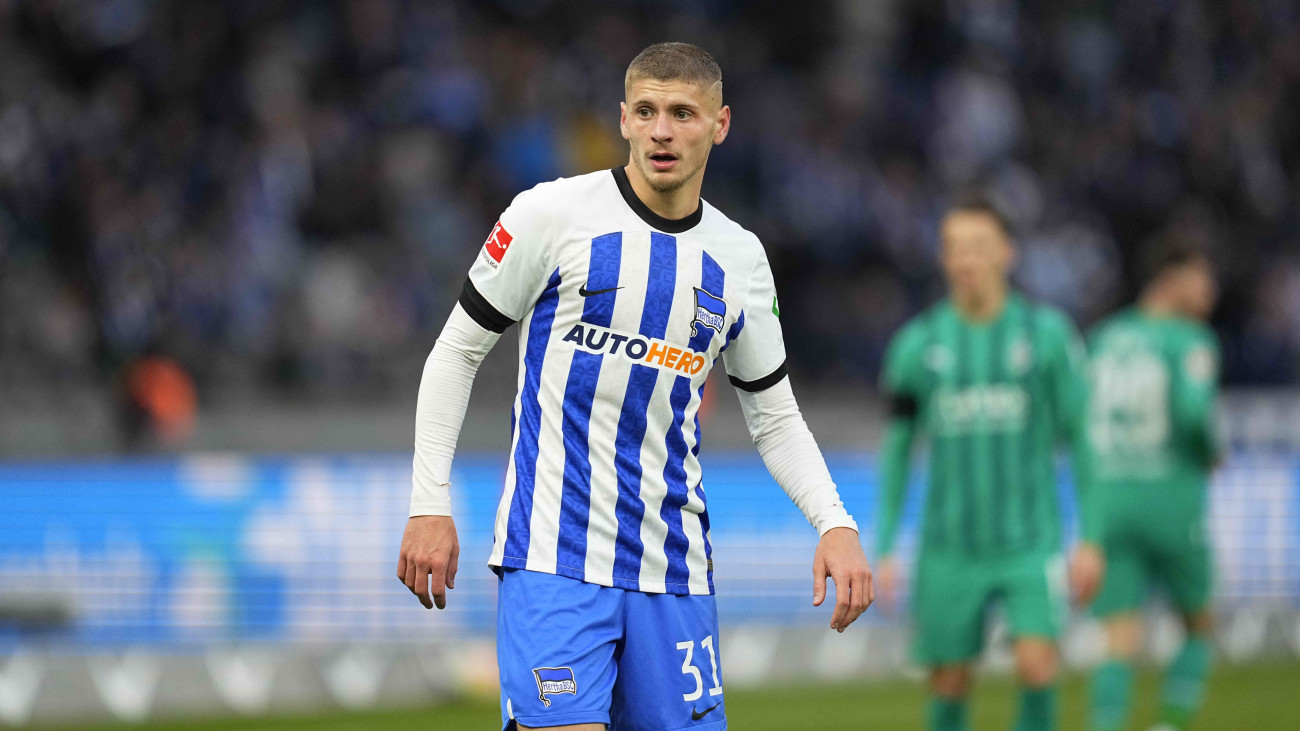 BERLIN, GERMANY - FEBRUARY 12: MĂĄrton DĂĄrdai of Hertha BSC looks on during the Bundesliga match between Hertha BSC and Borussia MĂśnchengladbach at Olympiastadion on February 12, 2023 in Berlin, Germany. (Photo by Ulrik Pedersen/DeFodi Images via Getty Images)