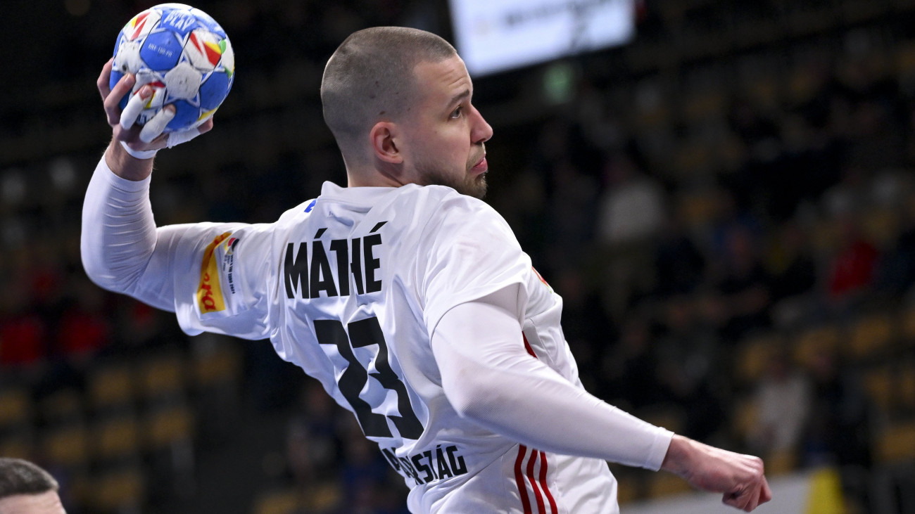 Máthé Dominik a férfi kézilabda olimpiai kvalifikációs Európa-bajnokság Magyarország - Montenegró mérkőzésén a müncheni Olympiahalléban 2024. január 12-én.