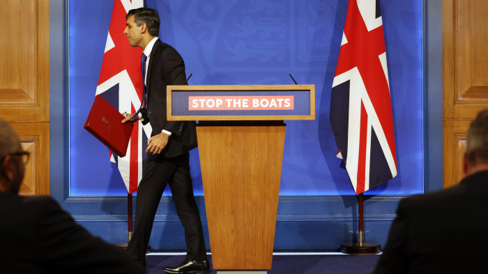 Választanak a britek - Ezek az összetevők vezettek a konzervatív mélypontig