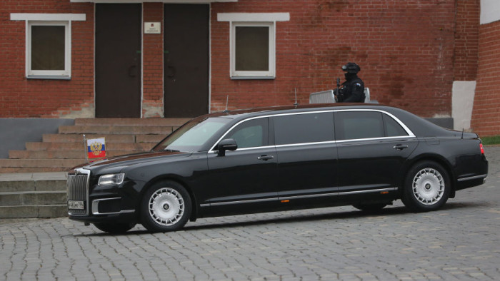 Megújult Vlagyimir Putyin elnöki autója, polgári formában is kapható lesz