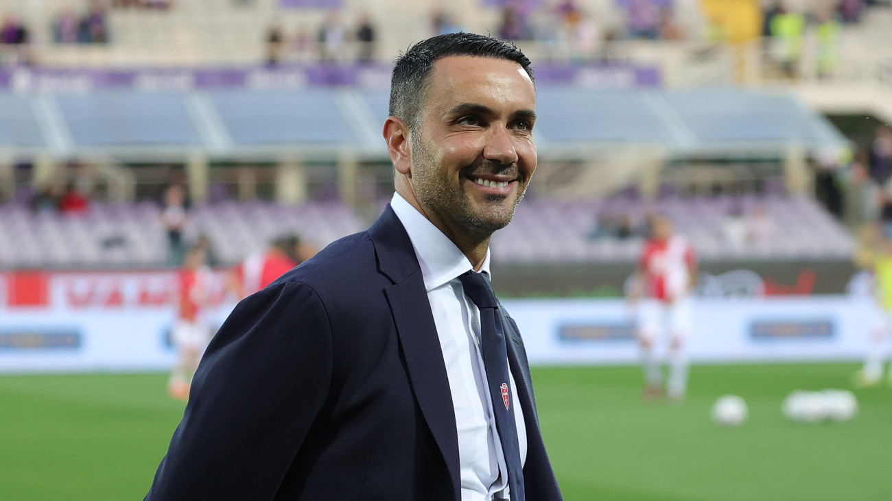 FLORENCE, ITALY - MAY 13: Raffaele Palladino manager of AC Monza looks on during the Serie A TIM match between ACF Fiorentina and AC Monza at Stadio Artemio Franchi on May 13, 2024 in Florence, Italy.(Photo by Gabriele Maltinti/Getty Images)