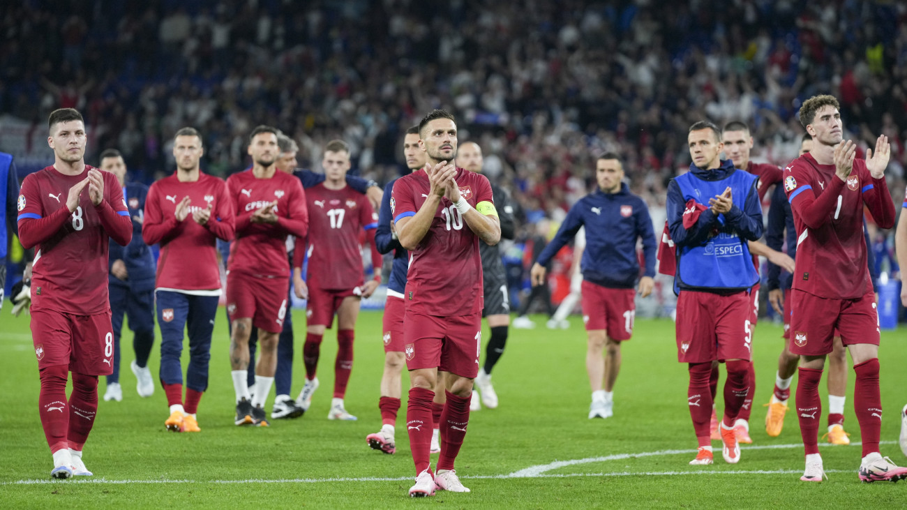 GELSENKIRCHEN, GERMANY - JUNE 16: Players of Serbia greet the fans after the 2024 European Football Championship (EURO 2024) Group C football match between Serbia and England at Arena AufSchalkein in Gelsenkirchen, Germany on June 16, 2024. (Photo by Emin Sansar/Anadolu via Getty Images)