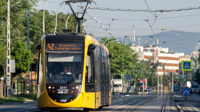 Társadalmi egyeztetést kezdeményez a BKK a 42-es villamosról