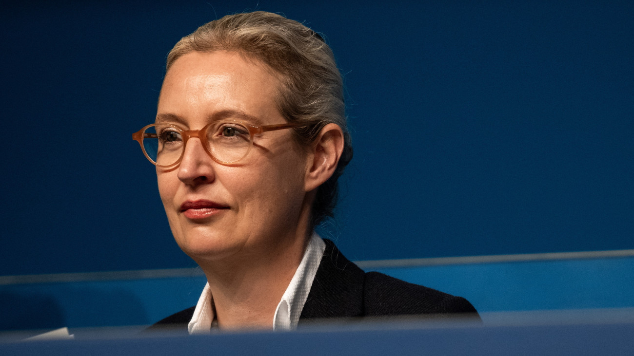 Alice Weidel, az Alternatíva Németországnak (AfD) párt társelnöke a párt kongresszusán Essenben 2024. június 29-én.