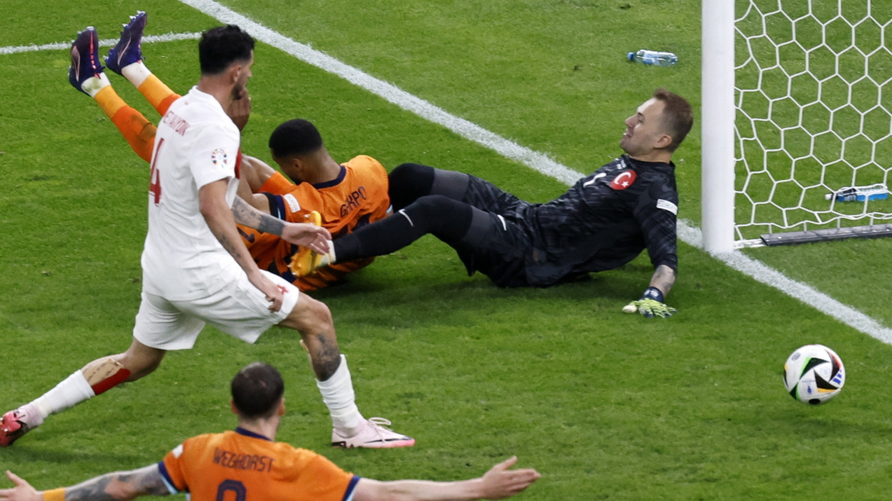 Nagyot küzdöttek a hollandok az elődöntőért