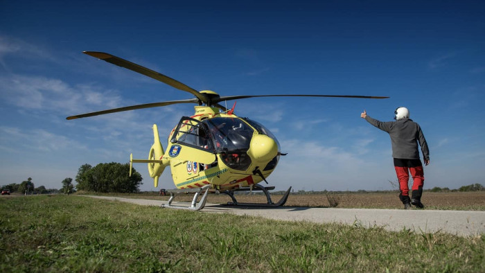 Hőgutát kapott egy postás, mentőhelikoptert kellett küldeni érte, de nem élte túl