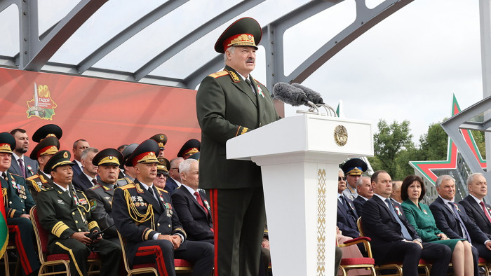 Lépett a fehérorosz elnök, visszavonulót fújt