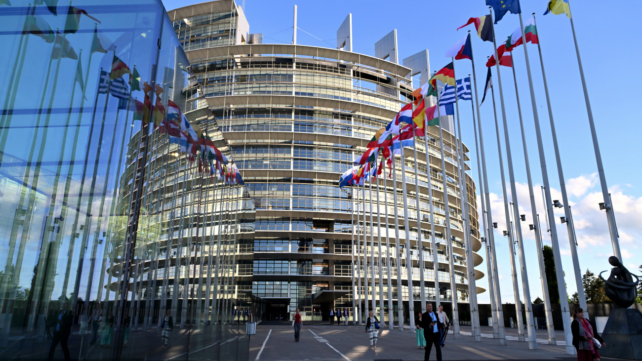 Az Európai Parlament épülete Strasbourgban a júniusi választások eredményeképpen létrejövő EP alakuló ülése napján, 2024. július 16-án.