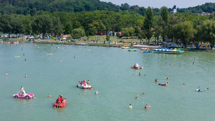 Most akár naponta egy centit is apadhat a Balaton és a Velencei-tó