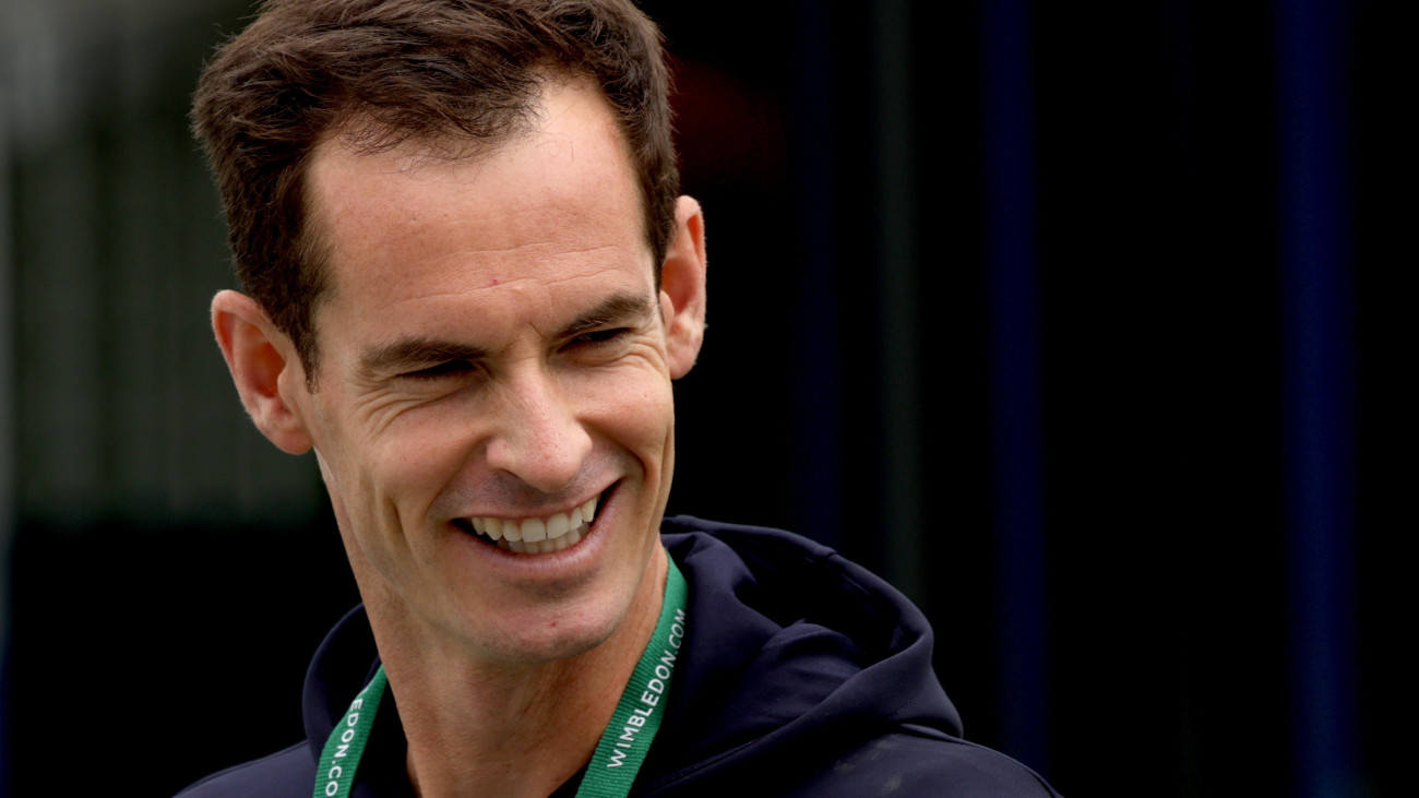 Az év végén visszavonuló skót Andy Murray a wimbledoni teniszbajnokság második játéknapján Londonban 2024. július 2-án. Murray bejelentette, hogy a másfél héttel korábbi hátműtétje miatt nem indul egyesben, csak párosban, a bátyjával, Jamie-vel.