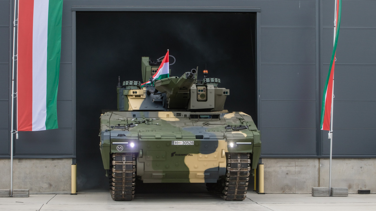 Az első magyar gyártmányú Lynx KF-41 gyalogsági harcjármű átadása a Rheinmetall Hungary Zrt. zalaegerszegi gyárában 2024. július 24-én.