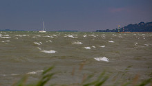 Drámai mentés a Balatonon, éjszaka