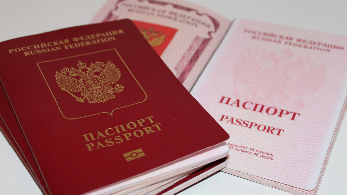 Forrong a Baltikum az oroszok vízummentessége miatt, Brüsszel magyarázatot vár