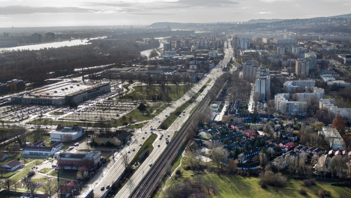 Óriási torlódás a Szentendrei úton – így áll most az útépítés