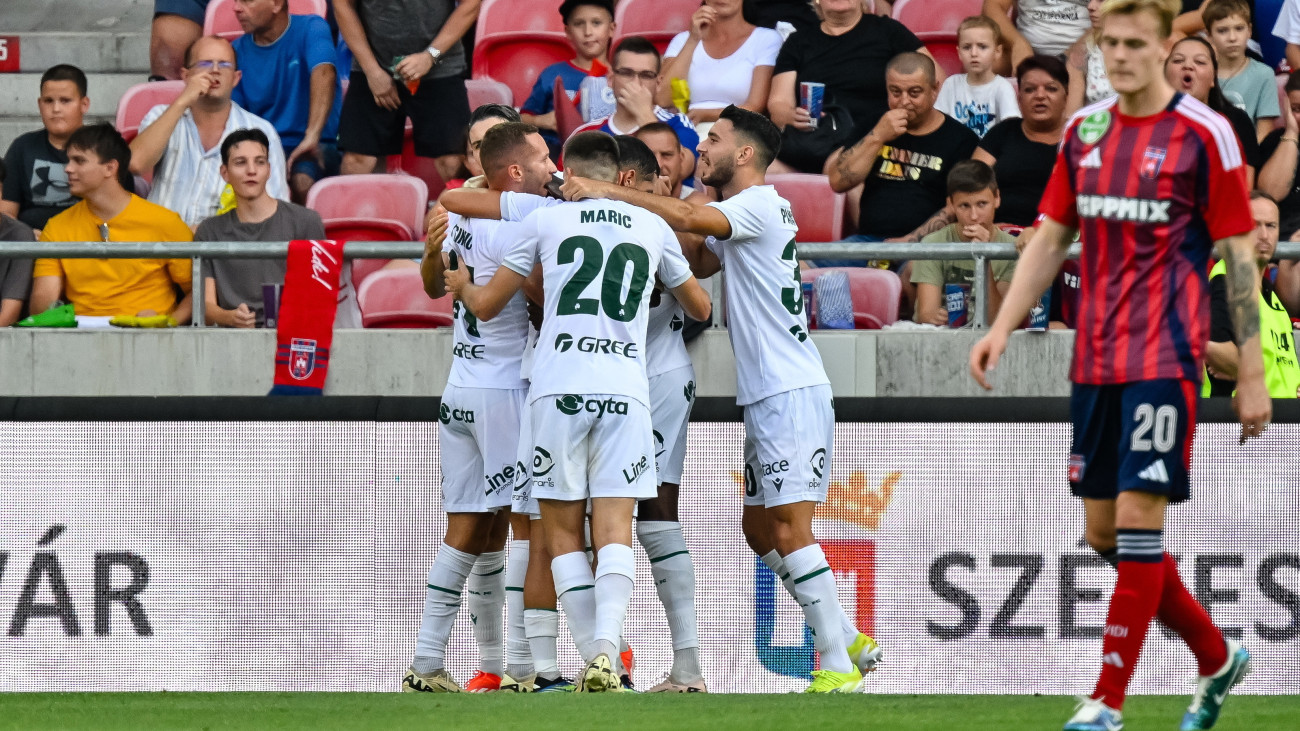 Az Omonia játékosainak gólöröme a labdarúgó Konferencia-liga harmadik selejtezőkörében játszott Fehérvár FC - Omonia visszavágó mérkőzésen a székesfehérvári Sóstói Stadionban 2024. augusztus 14-én.