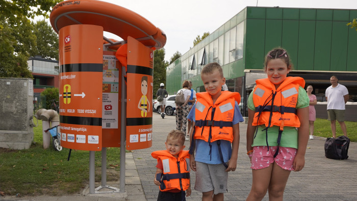 Állványok, amelyekre nagy szükség van a Balatonnál