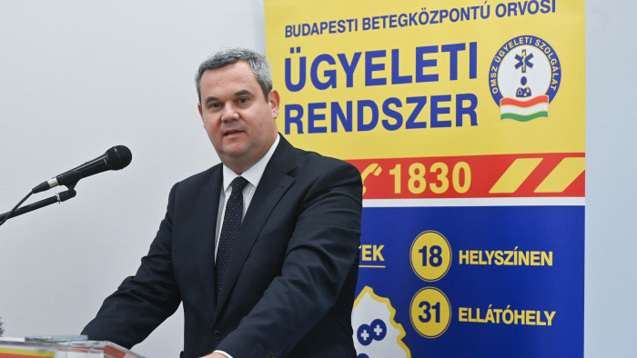 Takács Péter a Facebookon kezdett szócsatába a neki beszólókkal