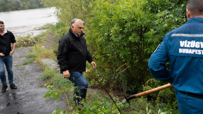 Orbán Viktor az árvízi védekezésről: minden rendelkezésre áll