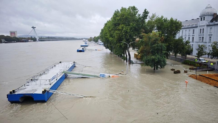 970 centiméteren tetőzött a Duna Pozsonynál