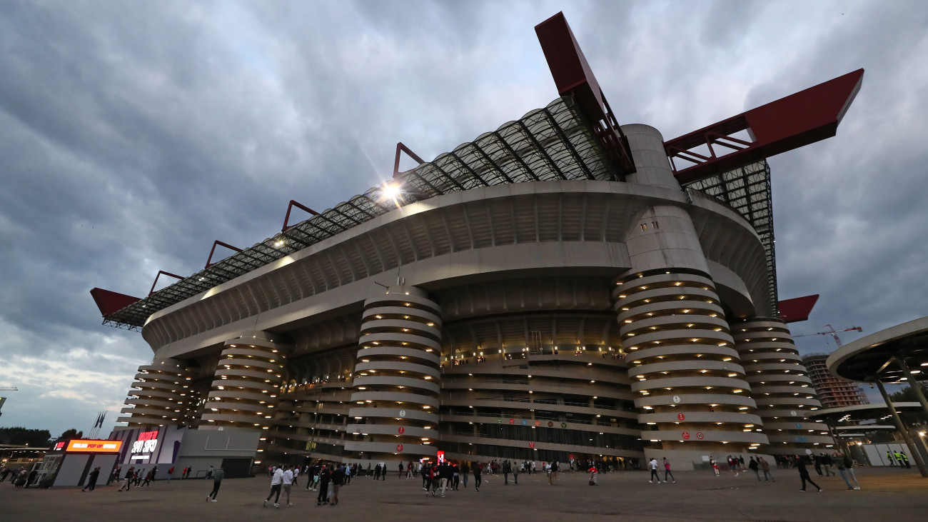 MILAN, ITALY - SEPTEMBER 17: A general view of the stadium ahead of the UEFA Champions League 2024/25 League Phase MD1 match between AC Milan and Liverpool FC at Stadio San Siro on September 17, 2024 in Milan, Italy. (Photo by Marco Luzzani/Getty Images)