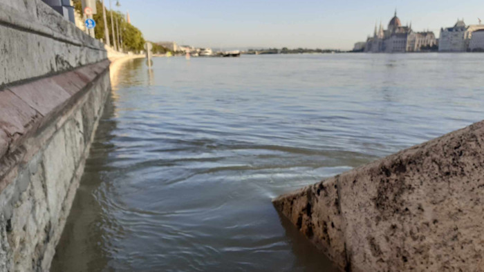 Elkezdett apadni a Duna Budapestnél