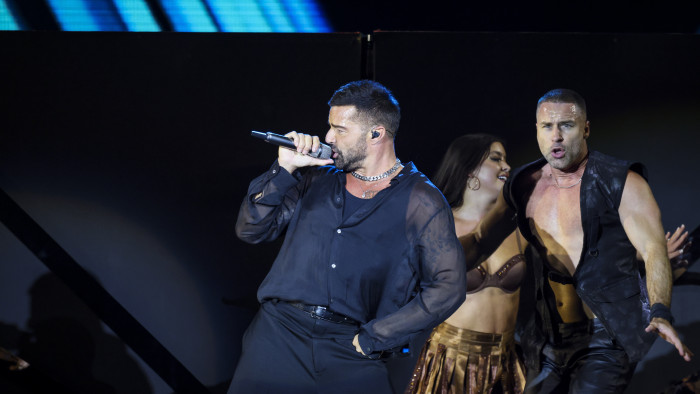 Ricky Martin és az őrjöngő tömeg - a Hősök terénél