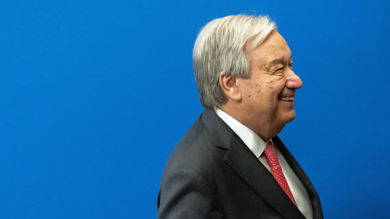 A Külgazdasági és Külügyminisztérium (KKM) által közreadott képen António Guterres ENSZ-főtitkár a világszervezet New York-i székházában, ahol tárgyalt Szijjártó Péter külgazdasági és külügyminiszterrel az ENSZ Közgyűlésén 2024. szeptember 26-án.