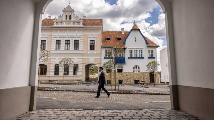 Így fogja meg demenciában szenvedő idősek kezét a szentendrei skanzen