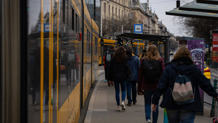 Ismét pótlóbuszozni kell a 6-os villamos helyett