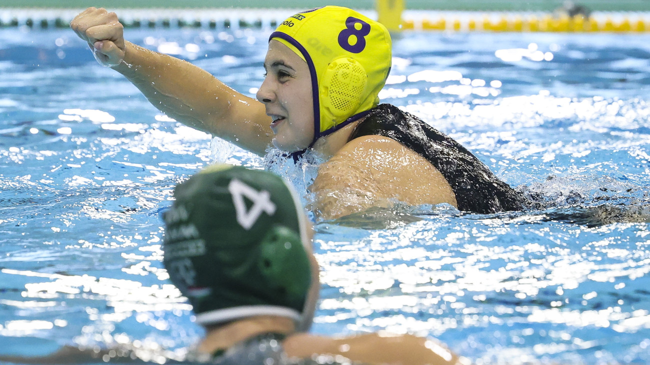 Faragó Kamilla, az UVSE játékosa a BENU női vízilabda Magyar Kupa döntőjében játszott UVSE - FTC-Telekom Waterpolo mérkőzésén a Szőnyi úti Laky Károly Uszodában 2024. december 7-én.