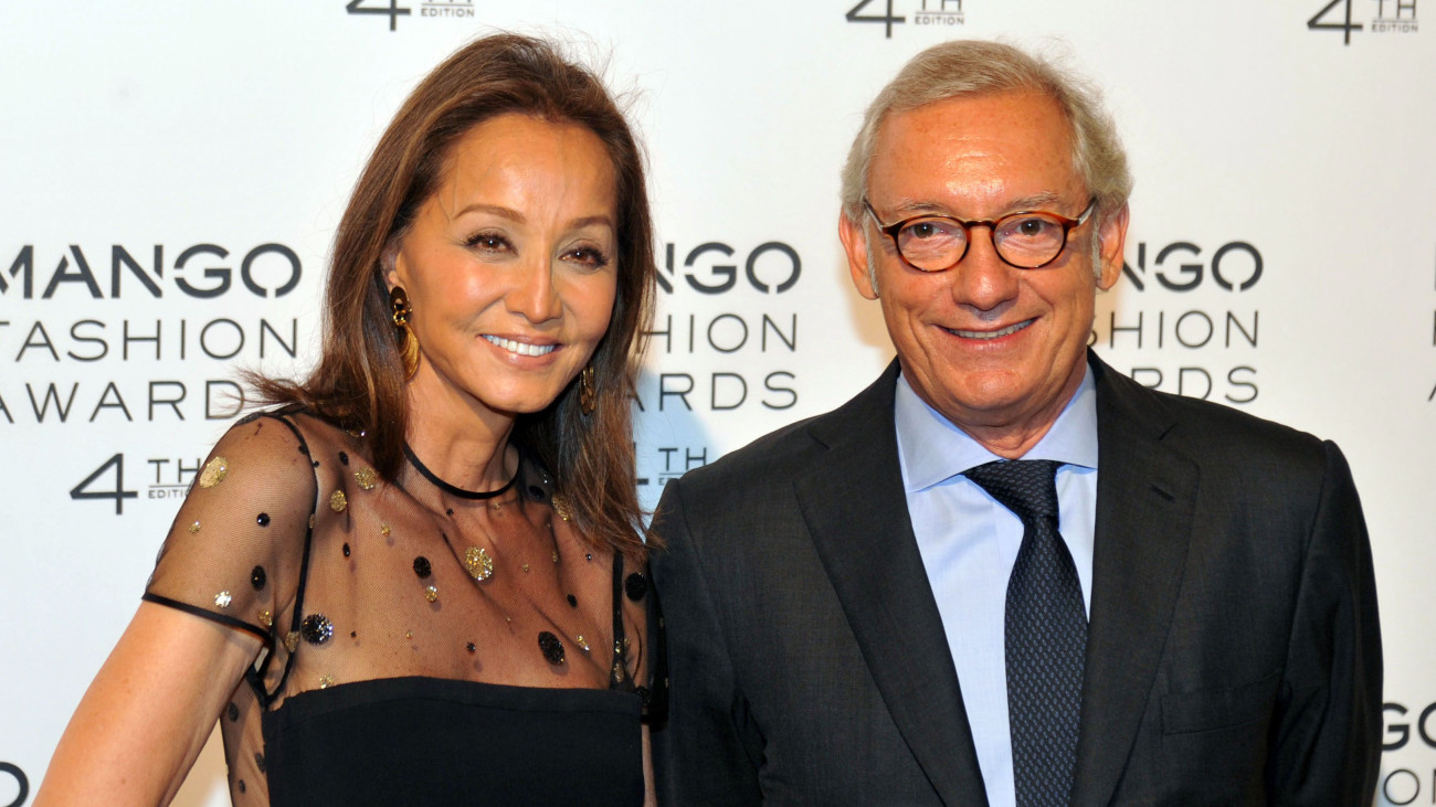 BARCELONA, SPAIN - MAY 30:  Isak Andic and Isabel Preysler attend the 4th Mango Fashion Awards 2012 Gala at Museu Nacional dArt de Catalunya on May 30, 2012 in Barcelona, Spain.  (Photo by Europa Press/Europa Press via Getty Images)