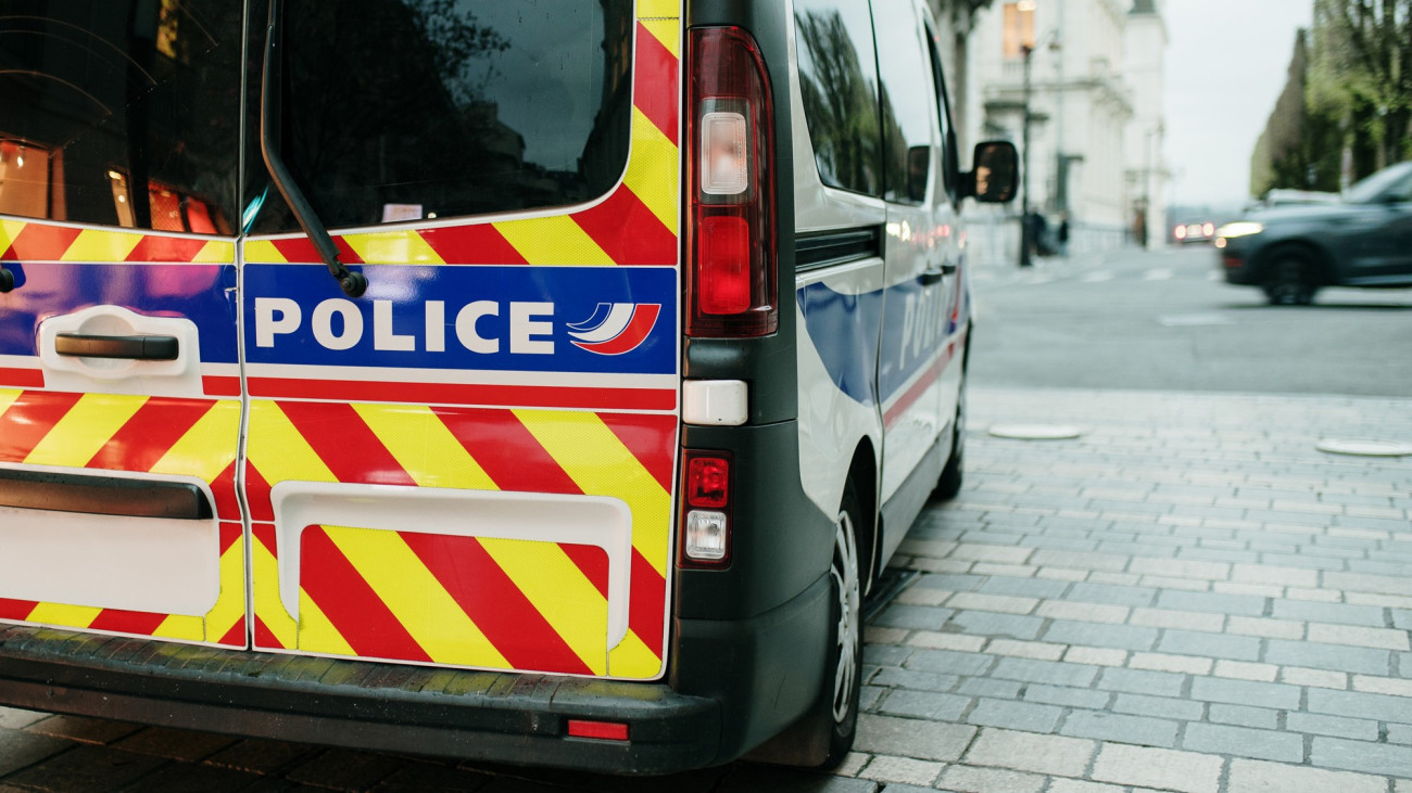 Francia rendőrfurgon /// Detail of a police car in France