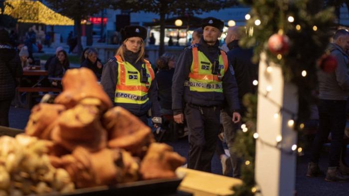 Kapulezárással reagáltak a németországi merényletre a szegedi karácsonyi vásárnál