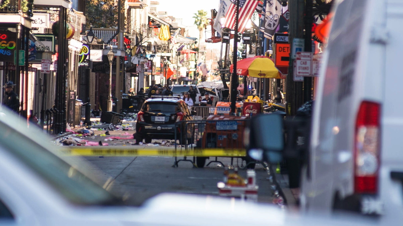 Több bombát is kitett a New Orleans-i merénylő, aki a családja helyett támadt az ünneplő emberekre