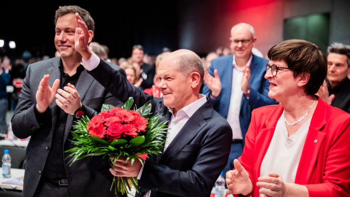 Végleg eldőlt Olaf Scholz sorsa