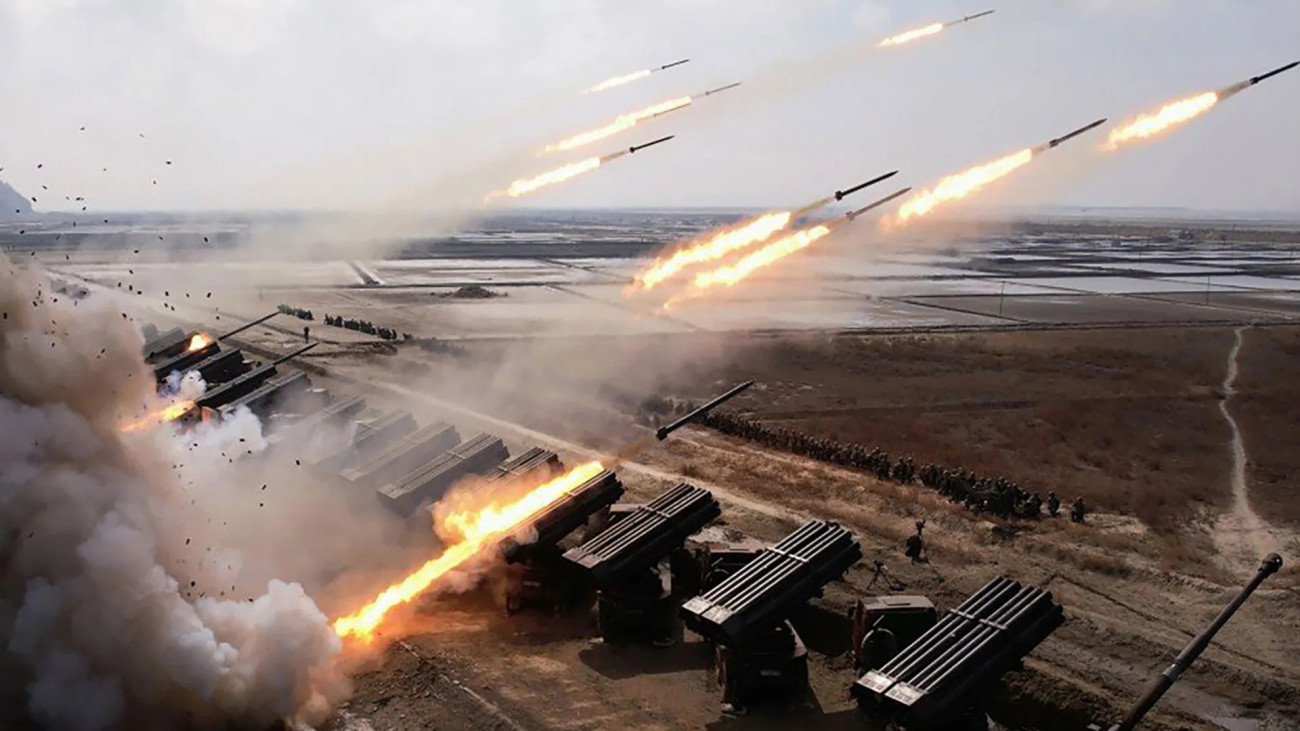 Észak-Koreai rakéta tüzérség.