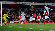 Van egy futballista a Premier League-ben, aki kétszázmillió forintot keres, hetente