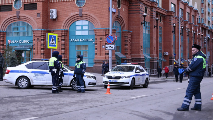 Bomba robbant egy moszkvai luxuslakóházban, ismert ember lehetett a célpont - videó