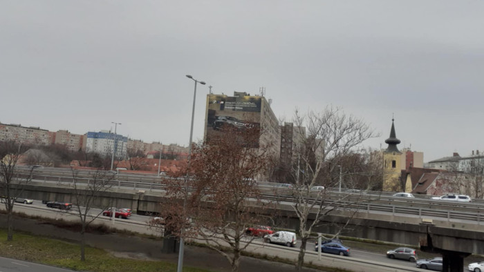 Baleset, nem is egy – elesett az Árpád híd