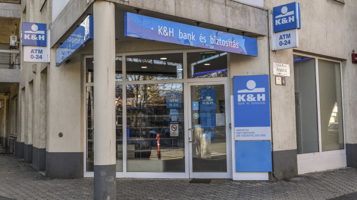 Jelentős leállásra figyelmeztet az egyik nagy hazai bank