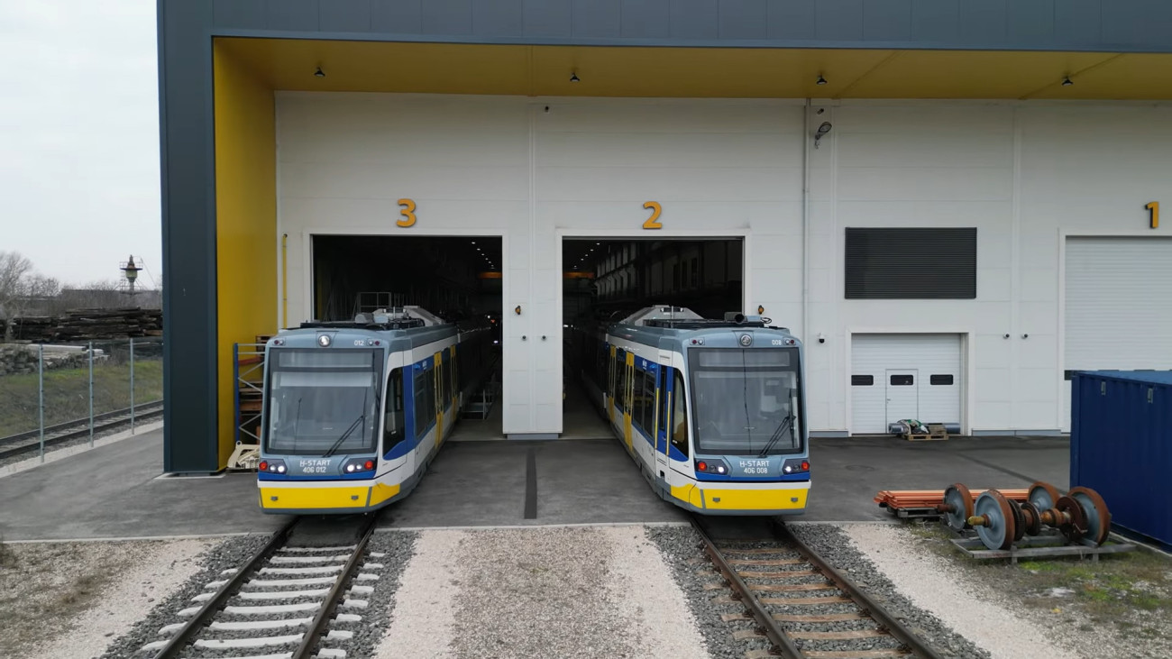 tramtrain új sárga színnel