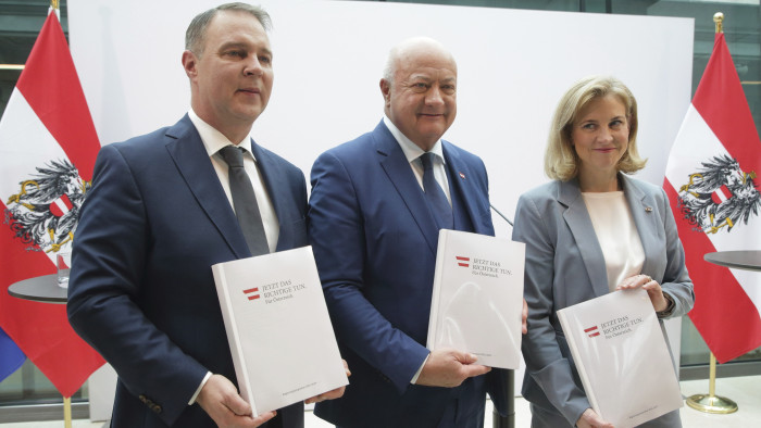 A kompromisszumok kormánya vagy Parteibuchwirtschaft? – programot hirdetett az új osztrák koalíció