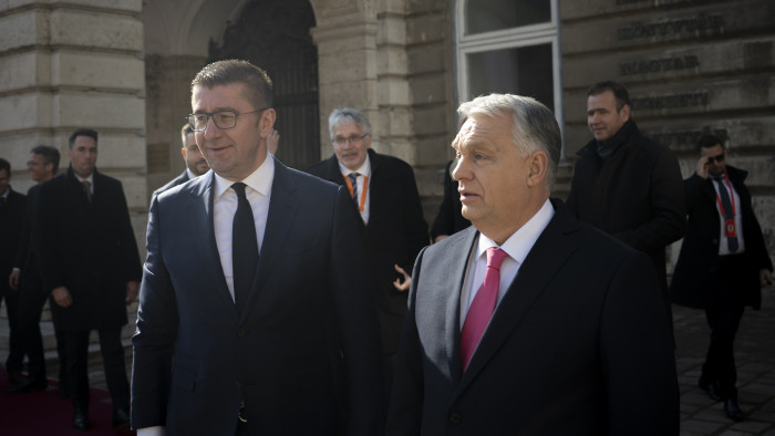 Orbán Viktor: bomlik a Nyugat egysége